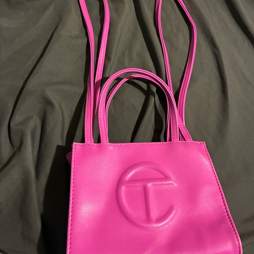 Pink telfar